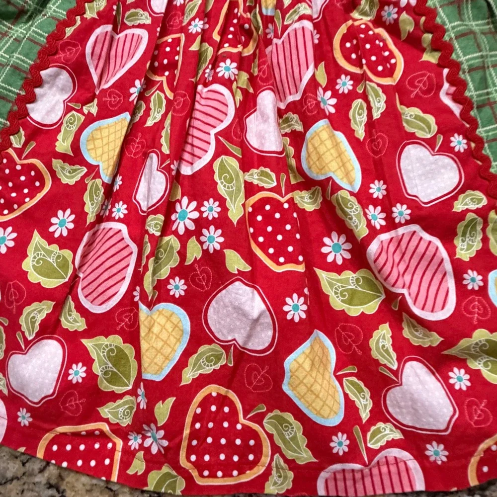 Girls Pinafore Dress Strawberry Apple Plaid Ric-Rac Trim Red Green 4T 5T‎